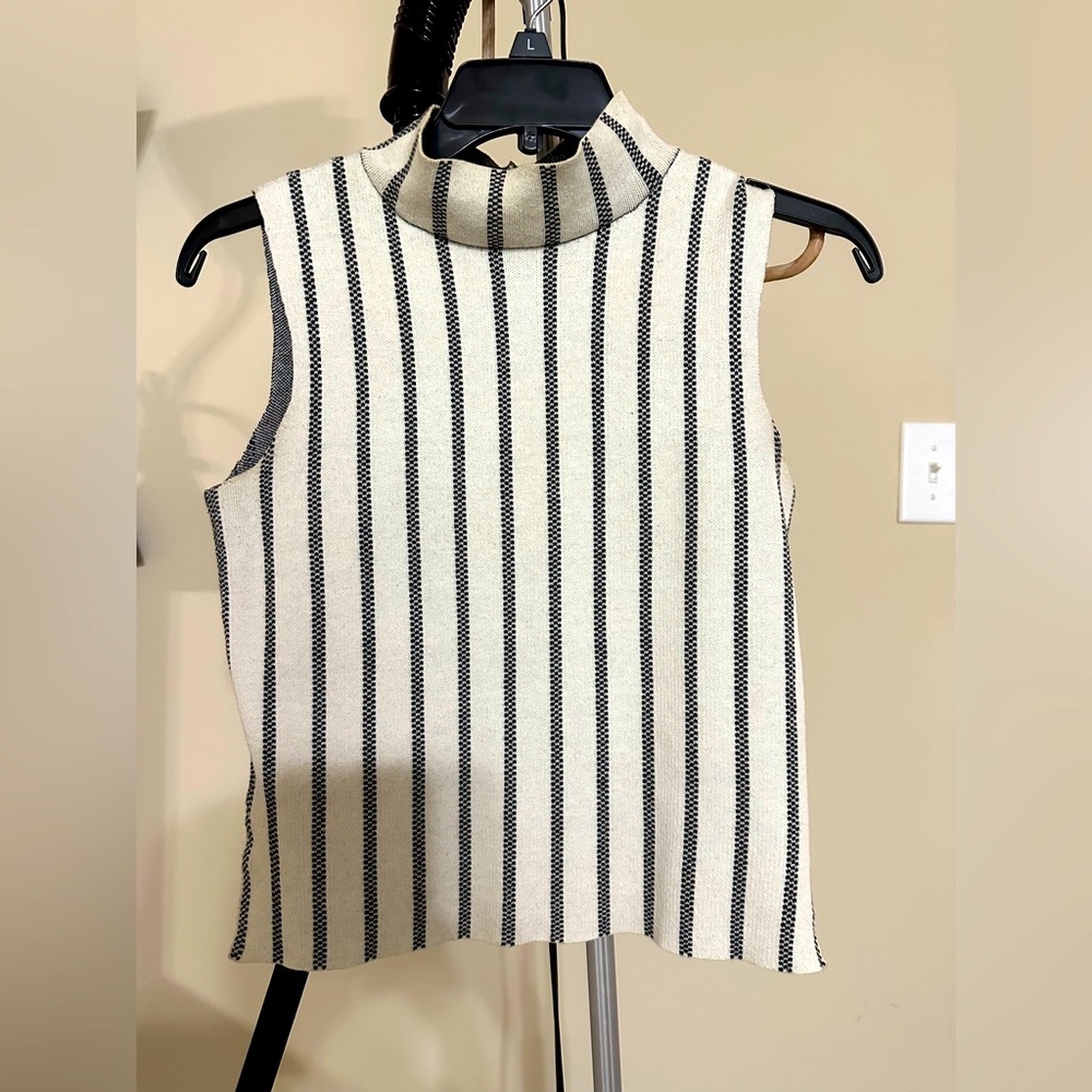 Anthropologie sleeves top